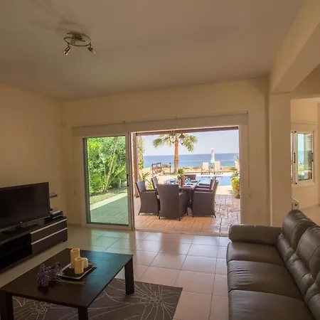 Sea Holly Front Line Semesterbostad