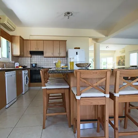 Sea Holly Front Line * Protaras