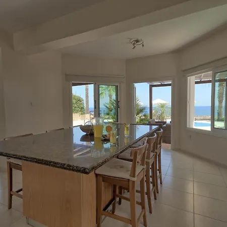 Semesterbostad Sea Holly Front Line *