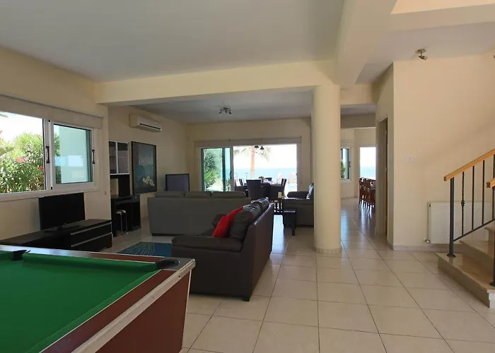 Sea Holly Front Line * Protaras