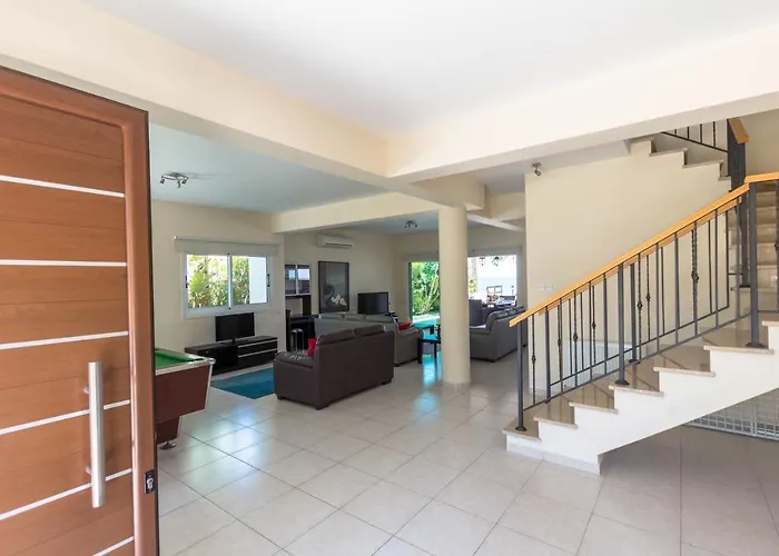 Sea Holly Front Line * Protaras