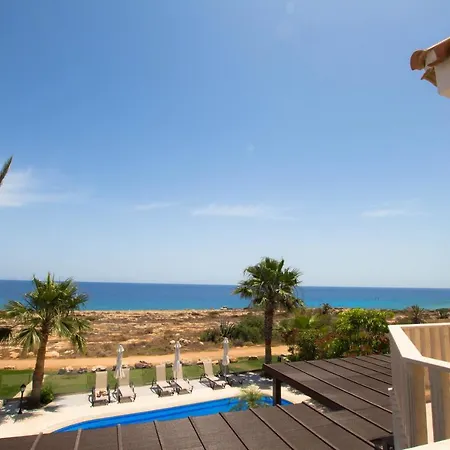 Sea Holly Front Line בית נופש *