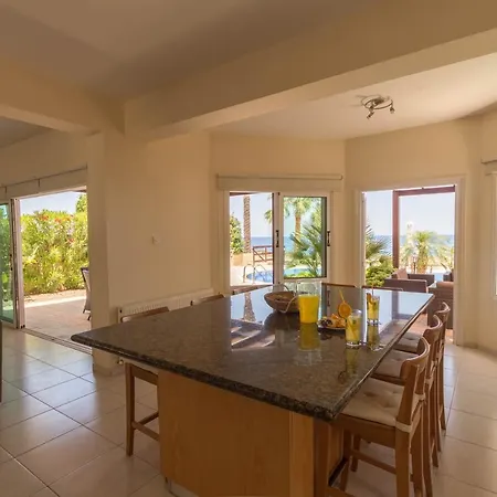 Sea Holly Front Line 別荘