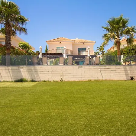 Sea Holly Front Line בית נופש