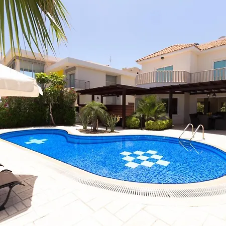 Sea Holly Front Line בית נופש