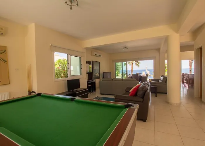 Sea Holly Front Line