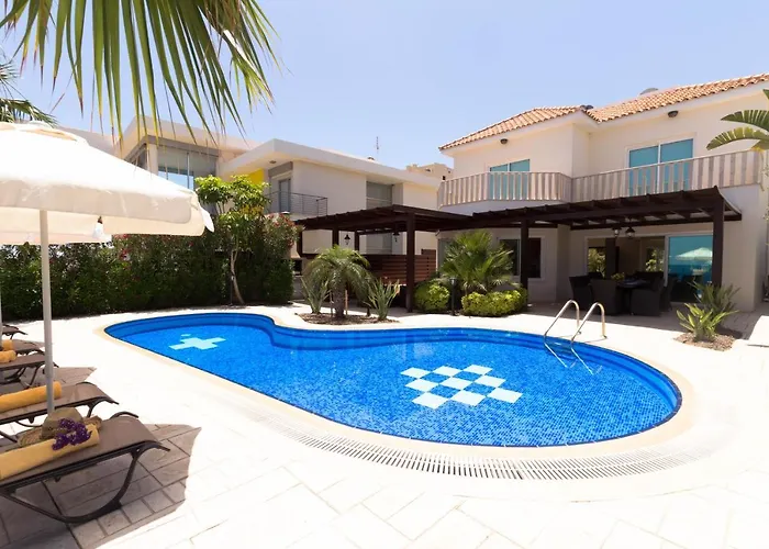 Sea Holly Front Line بيت للعطل